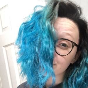 Meet your Posher, Andrea